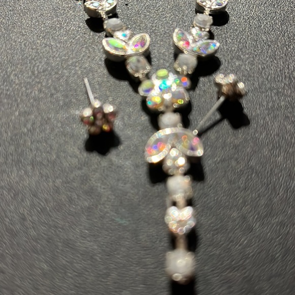 Fashion choker set with matching stub earrings - Picture 3 of 3